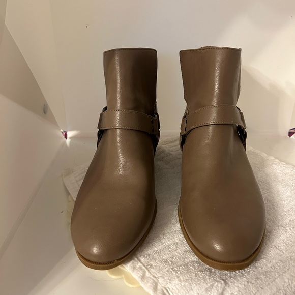 CP (Common Projects) booties “cyber taupe” 9 faux leather w buckle Details clean - Picture 3 of 7